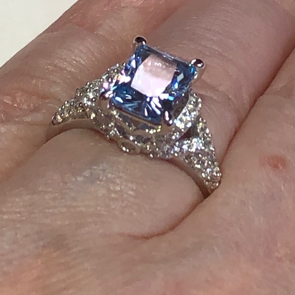 🎉SALE Sky Blue Topaz Ring Sterling Silver - Picture 5 of 8